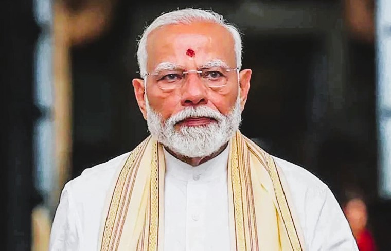 তাড়াহুড়া করে দেশে ফিরলেন মোদি, এড়িয়ে গেলেন পাকিস্তানের আকাশপথ
